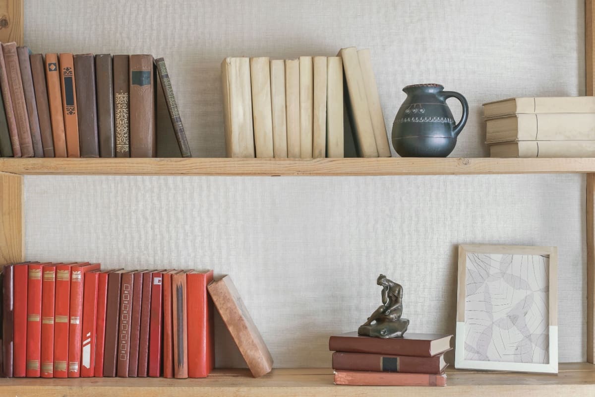Amenajare bibliotecă acasă: alegerea perfectă a rafturilor din lemn pentru o atmosferă caldă și primitoare - Reelken